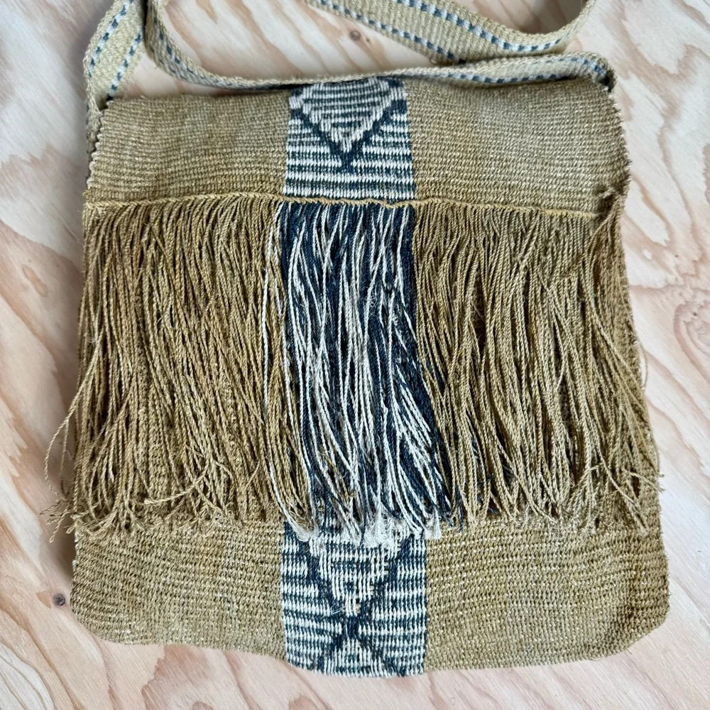 Hᴀɴᴅᴡᴏᴠᴇɴ Bᴏʜᴏ Fʀɪɴɢᴇ Cʀᴏssʙᴏᴅʏ Bᴀɢ_~Aʀᴛɪsᴀɴ Wᴏᴠᴇɴ Tᴇxᴛɪʟᴇ Hɪᴘᴘɪᴇ Fᴇsᴛɪᴠᴀʟ Pᴜʀsᴇ - Picture 6 of 15